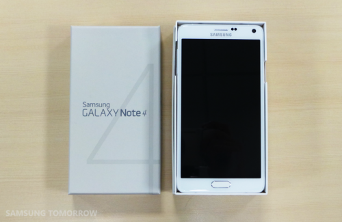 Unboxing-the-Galaxy-Note-4_1